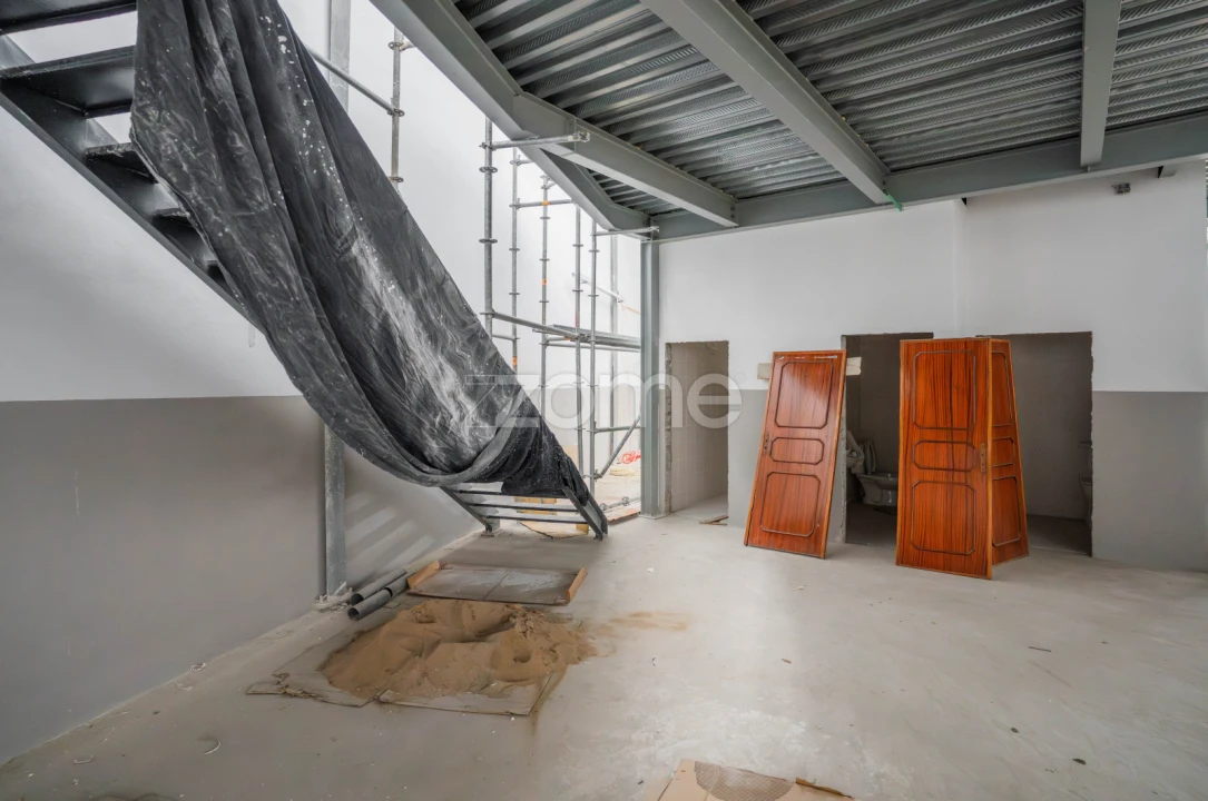 Terreno Comércio / Armazém para Venda em Santo Tirso, Couto (Santa Cristina e São Miguel) e Burgães Foto 13