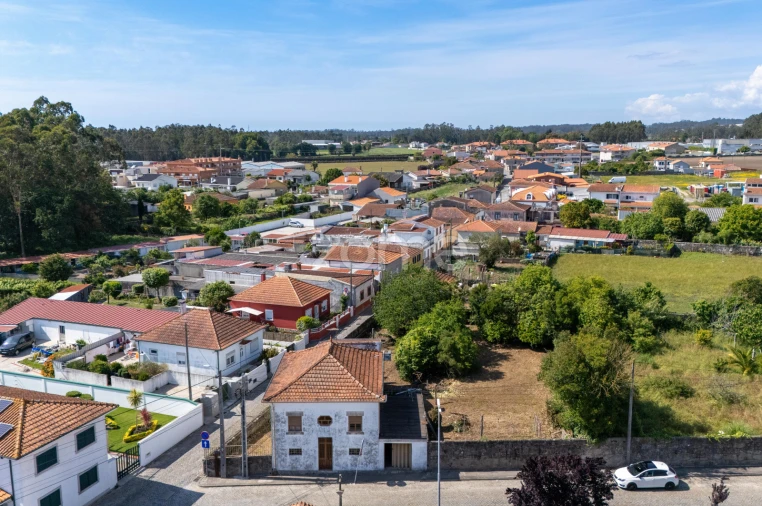 Moradia T4 para Venda em Vilar e Mosteiró Foto 2