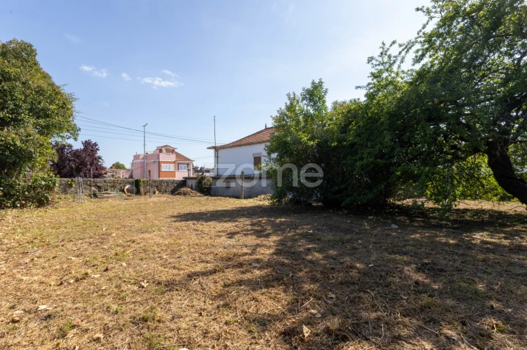 Moradia T4 para Venda em Vilar e Mosteiró Foto 9