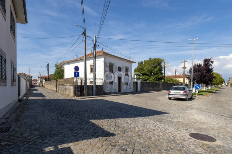 Moradia T4 para Venda em Vilar e Mosteiró Foto 6