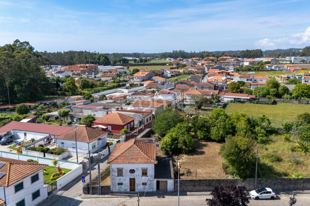 Moradia T4 para Venda em Vilar e Mosteiró Foto 2