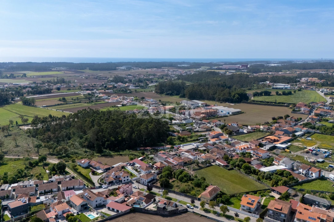 Moradia T4 para Venda em Vilar e Mosteiró Foto 25