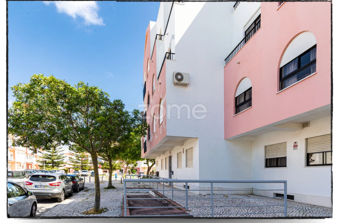 Apartamento T2 para Venda em Carcavelos e Parede Foto 11