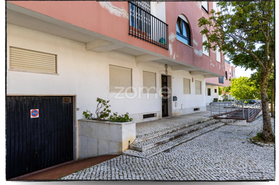 Apartamento T2 para Venda em Carcavelos e Parede Foto 12