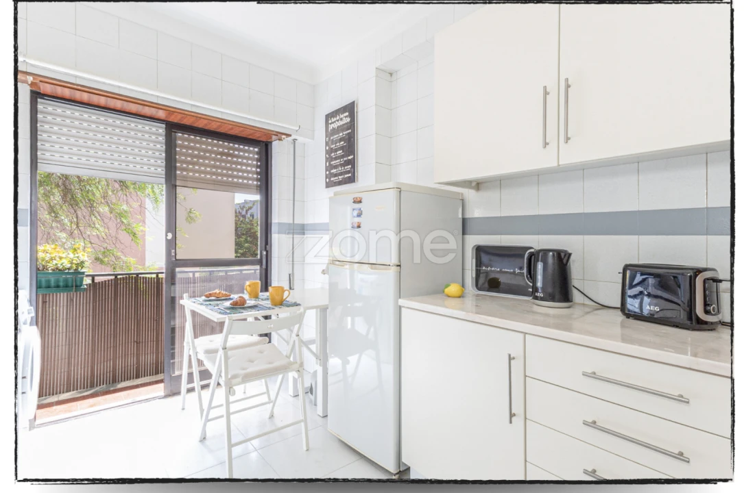 Apartamento T2 para Venda em Carcavelos e Parede Foto 21