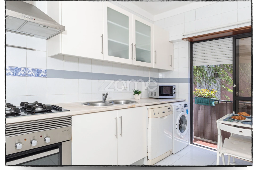 Apartamento T2 para Venda em Carcavelos e Parede Foto 22