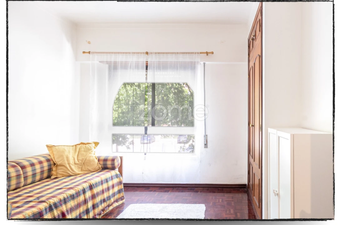 Apartamento T2 para Venda em Carcavelos e Parede Foto 34