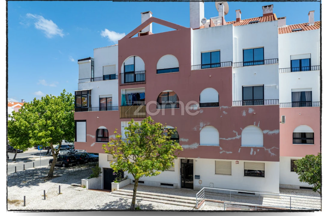 Apartamento T2 para Venda em Carcavelos e Parede Foto 7