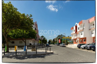 Apartamento T2 para Venda em Carcavelos e Parede