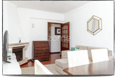 Apartamento T2 para Venda em Carcavelos e Parede