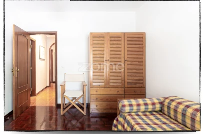 Apartamento T2 para Venda em Carcavelos e Parede