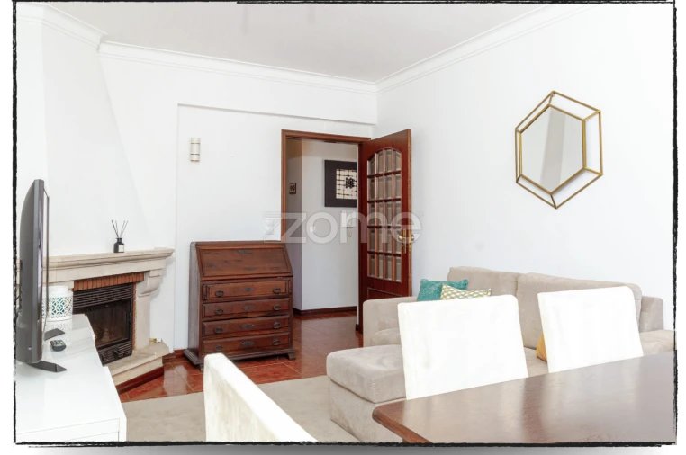 Apartamento T2 para Venda em Carcavelos e Parede Foto 18