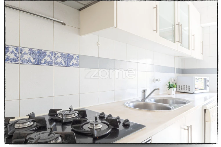 Apartamento T2 para Venda em Carcavelos e Parede Foto 25