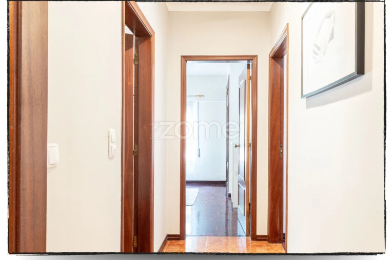 Apartamento T2 para Venda em Carcavelos e Parede Foto 33