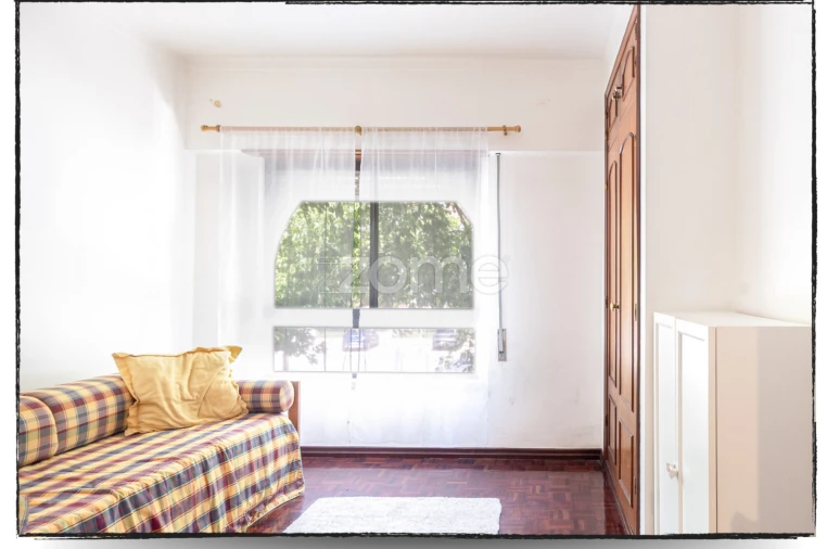 Apartamento T2 para Venda em Carcavelos e Parede Foto 34