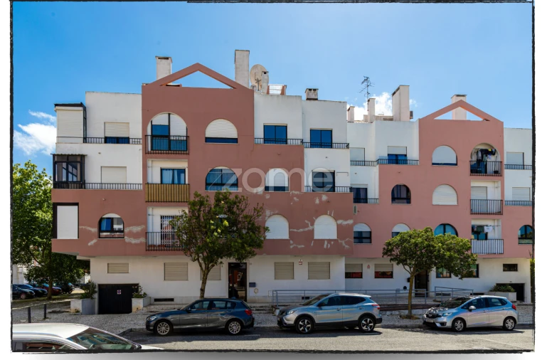 Apartamento T2 para Venda em Carcavelos e Parede Foto 6