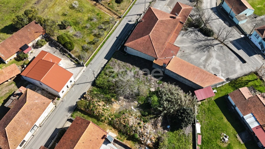 Terreno para Venda em Amoreira da Gândara, Paredes do Bairro e Ancas