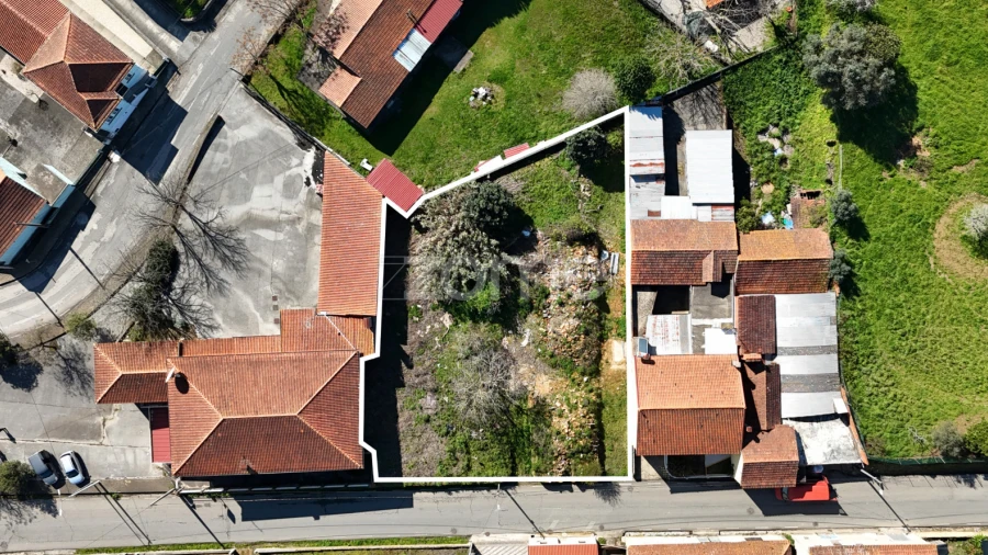 Terreno para Venda em Amoreira da Gândara, Paredes do Bairro e Ancas