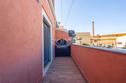 Moradia T4 para Venda em Estômbar e Parchal