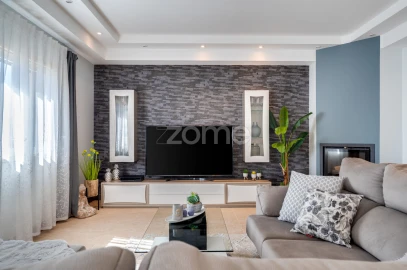 Moradia T4 para Venda em Estômbar e Parchal