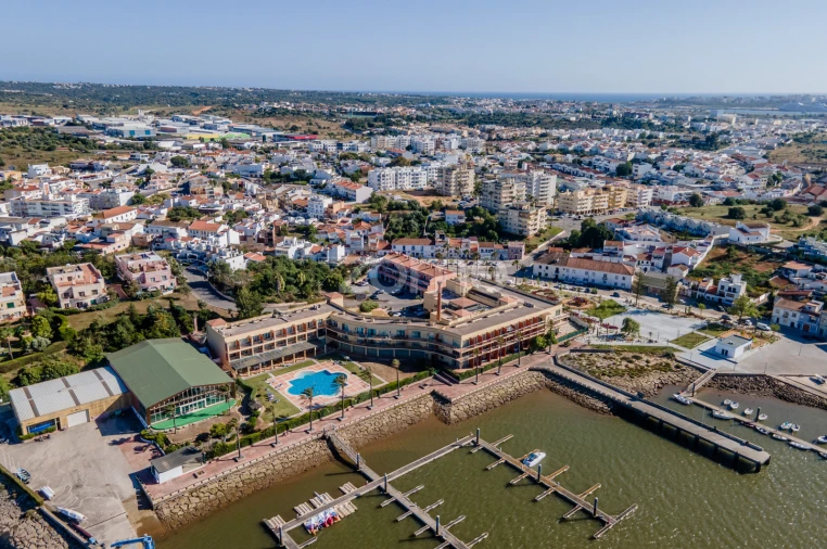 Moradia T4 para Venda em Estômbar e Parchal Foto 44