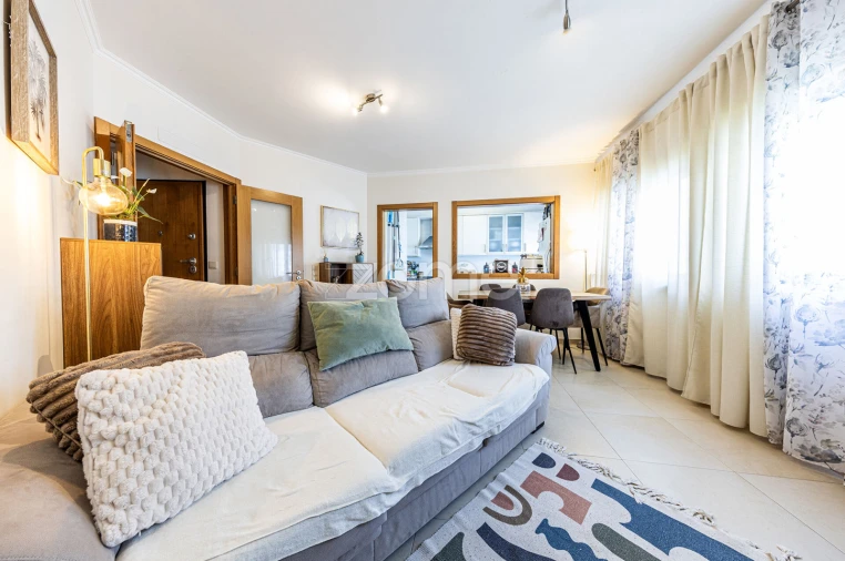 Apartamento T2 para Venda em Algueirão-Mem Martins Foto 6