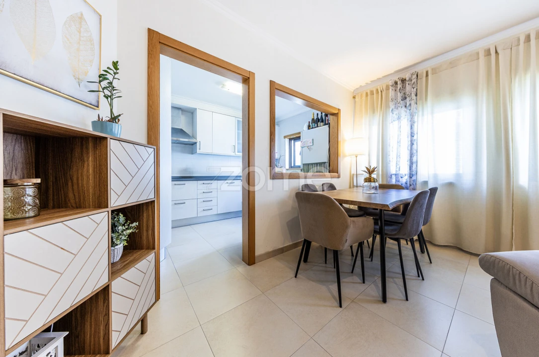 Apartamento T2 para Venda em Algueirão-Mem Martins Foto 8