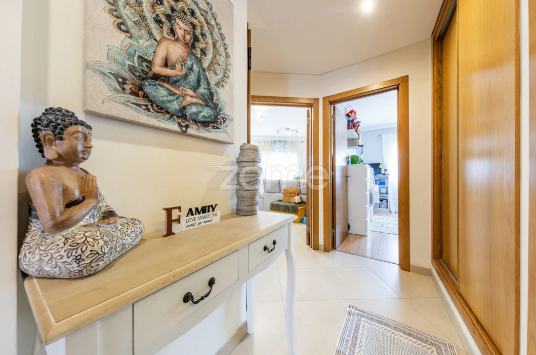 Apartamento T2 para Venda em Algueirão-Mem Martins Foto 1