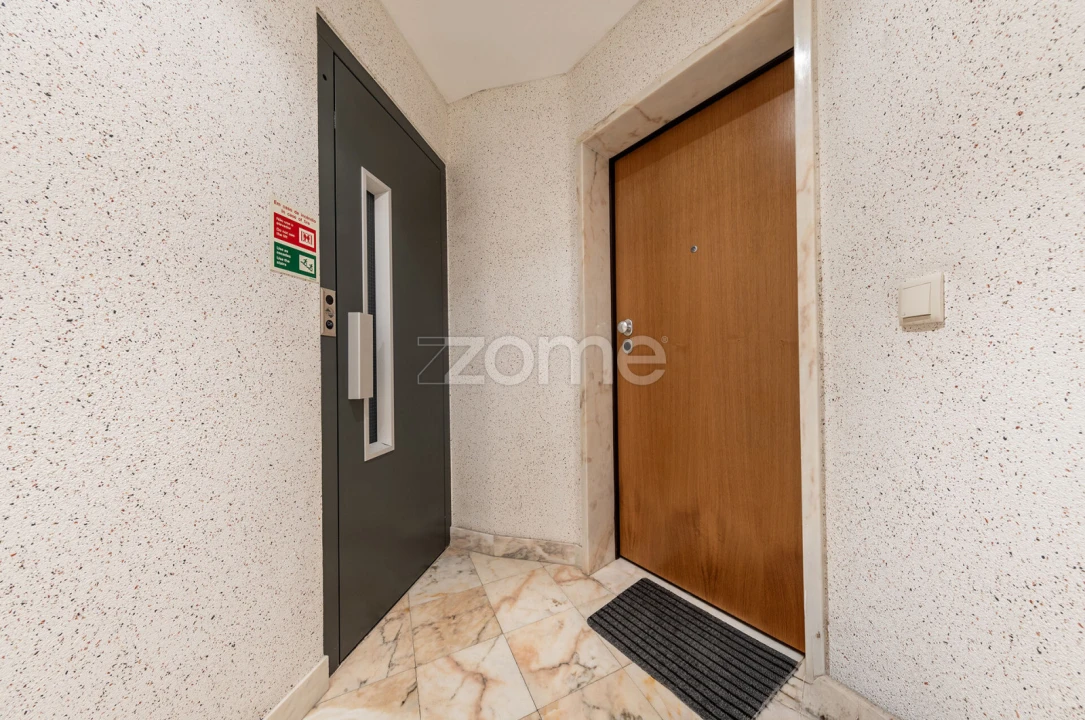 Apartamento T2 para Venda em Algueirão-Mem Martins Foto 4