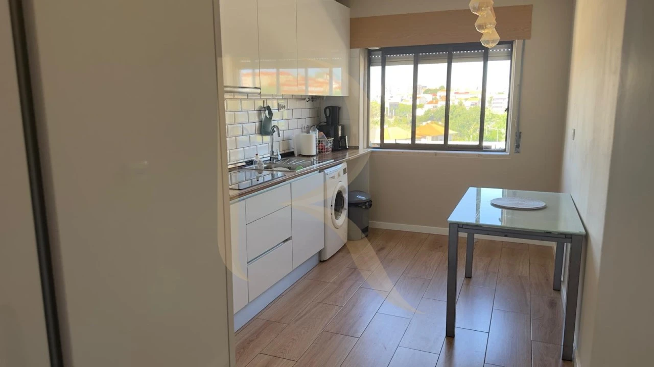 Apartamento T3 para Venda em Amora Foto 9