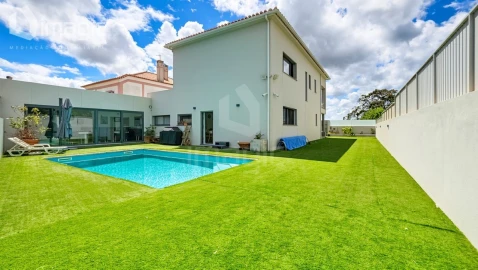 Moradia T5 para Venda em Santo Isidoro