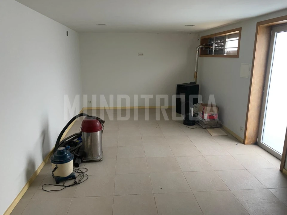 Moradia T3 para Venda em Macieira Foto 13