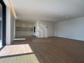 Apartamento T2 para Venda em Celeirós, Aveleda e Vimieiro