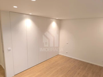 Apartamento T2 para Venda em Celeirós, Aveleda e Vimieiro