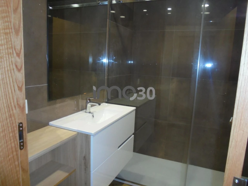 Apartamento T3 para Venda em Rio Tinto Foto 8