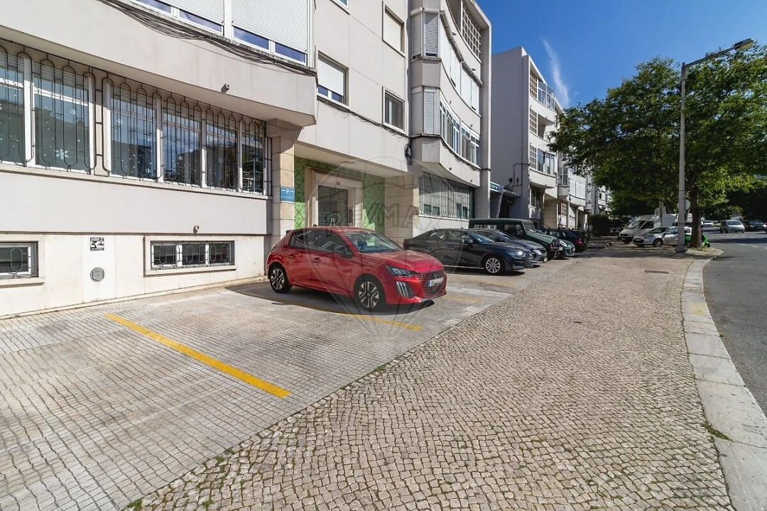 Apartamento T3 para Venda em Alvalade Foto 19