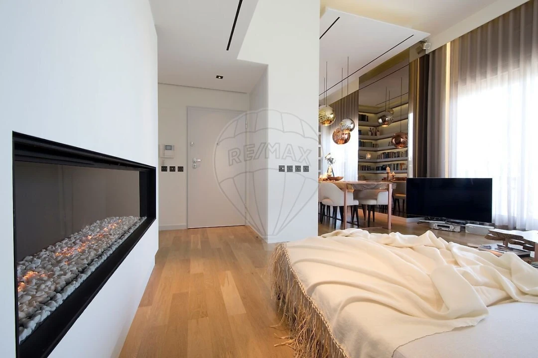 Apartamento T3 para Venda em Parque das Nações Foto 5