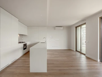 Apartamento T3 para Venda em Algés, Linda-A-Velha e Cruz Quebrada-Dafundo