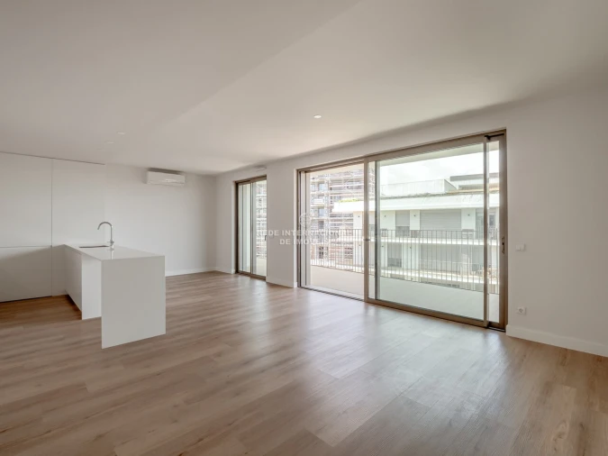 Apartamento T3 para Venda em Algés, Linda-A-Velha e Cruz Quebrada-Dafundo Foto 3