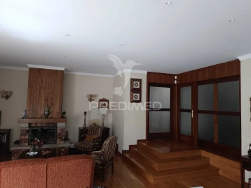 Moradia T4 para Venda em Peso da Régua e Godim