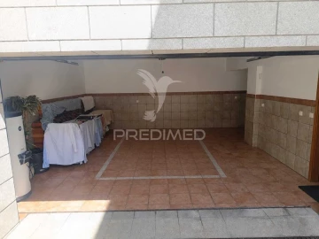 Moradia T4 para Venda em Peso da Régua e Godim