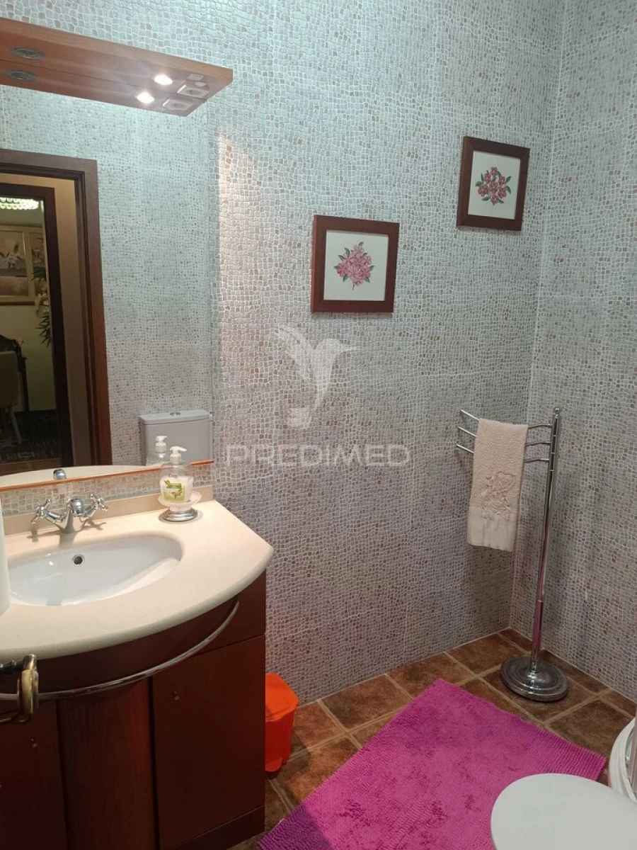 Moradia T4 para Venda em Peso da Régua e Godim Foto 2