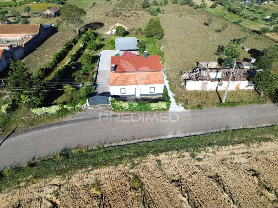 Moradia T3 para Venda em Casével e Vaqueiros Foto 2