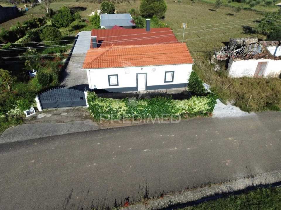 Moradia T3 para Venda em Casével e Vaqueiros Foto 4