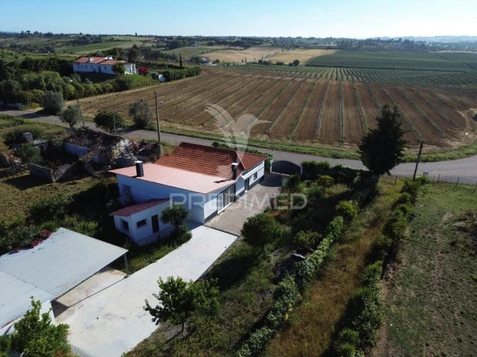 Moradia T3 para Venda em Casével e Vaqueiros Foto 3