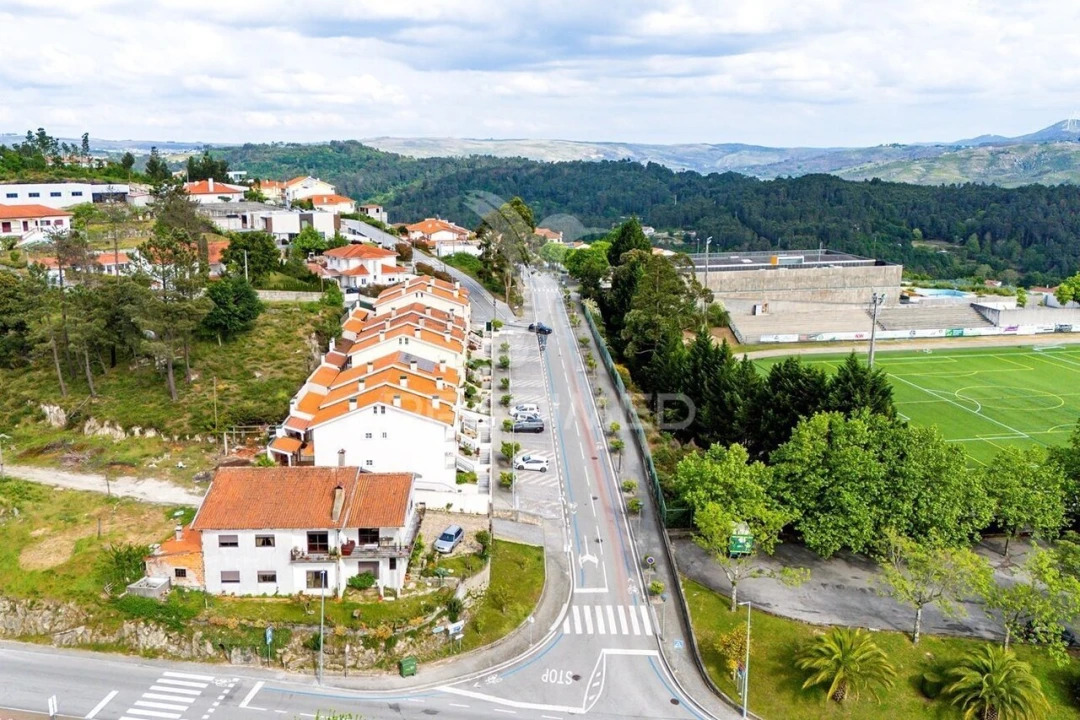 Moradia T4 para Venda em Castro Daire Foto 36