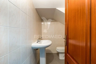 Moradia T4 para Venda em Castro Daire
