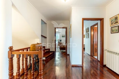 Moradia T4 para Venda em Castro Daire