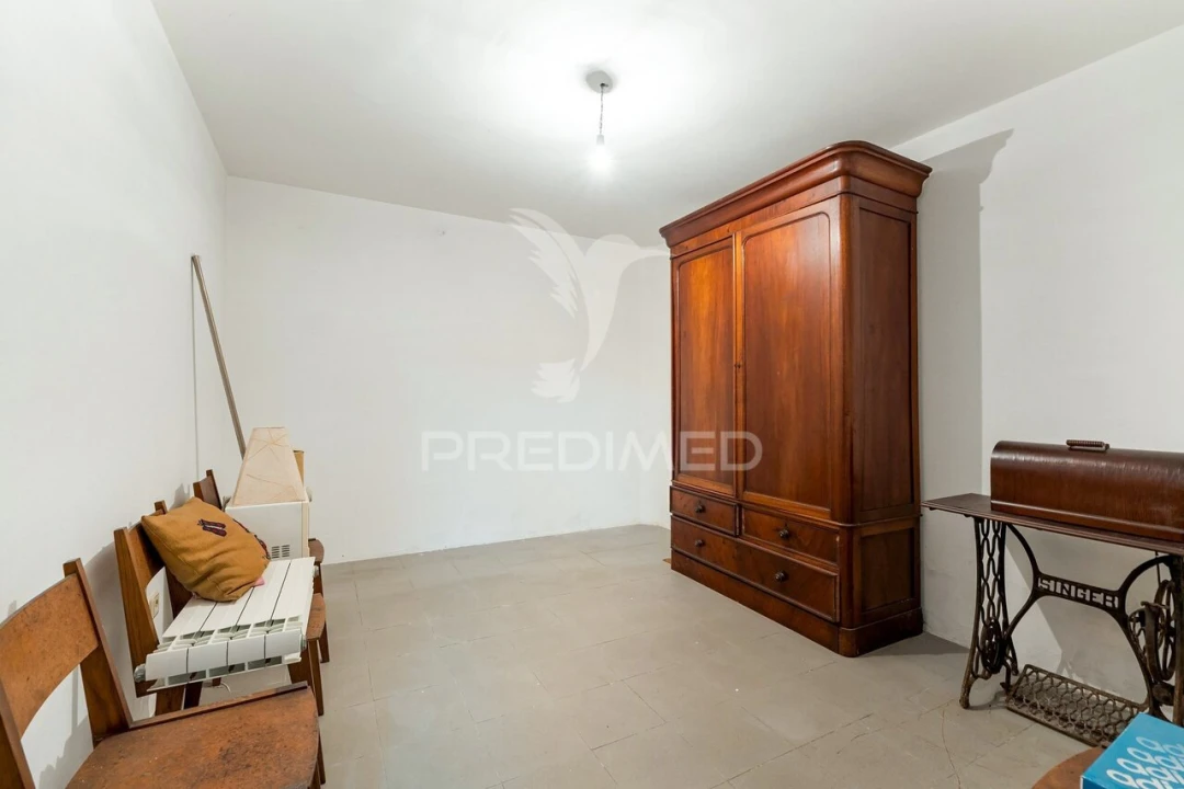 Moradia T4 para Venda em Castro Daire Foto 31