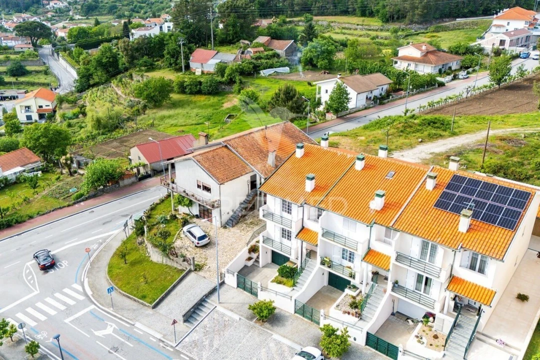 Moradia T4 para Venda em Castro Daire Foto 35